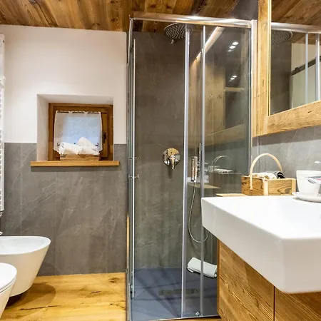 Hellochalet - Casa Val - Your Walking Distance Semesterbostad Valtournenche