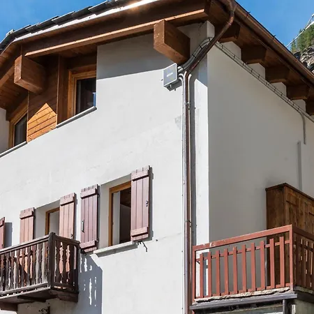 Semesterbostad Hellochalet - Casa Val - Your Walking Distance Valtournenche